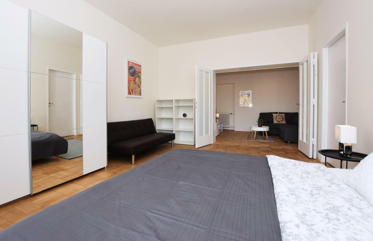 As Aparts. Old Town Square Apt. Apartamento